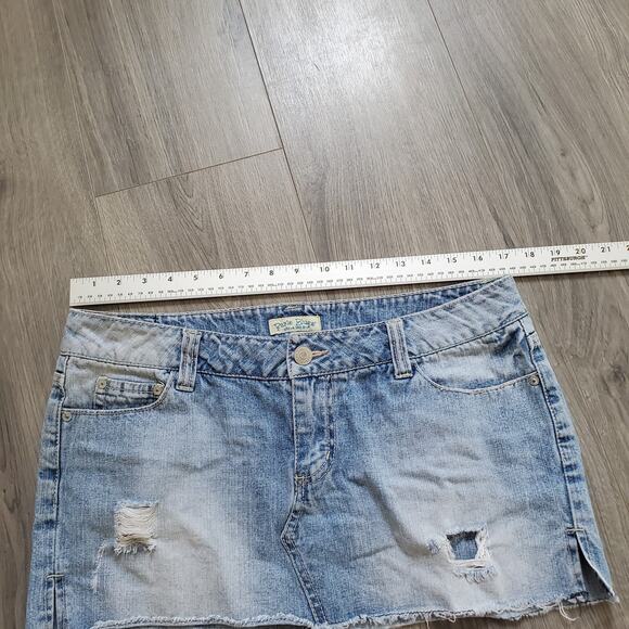 y2k Denim Micro Skirt Womens Size 13 Blue Distressed Frayed Hem Jean Y2K TVD - Picture 5 of 7